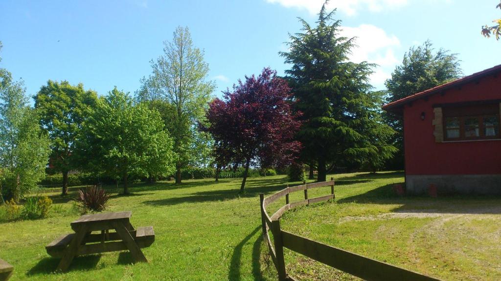 Apartamentos Rurales La Cirigueena Oles エクステリア 写真