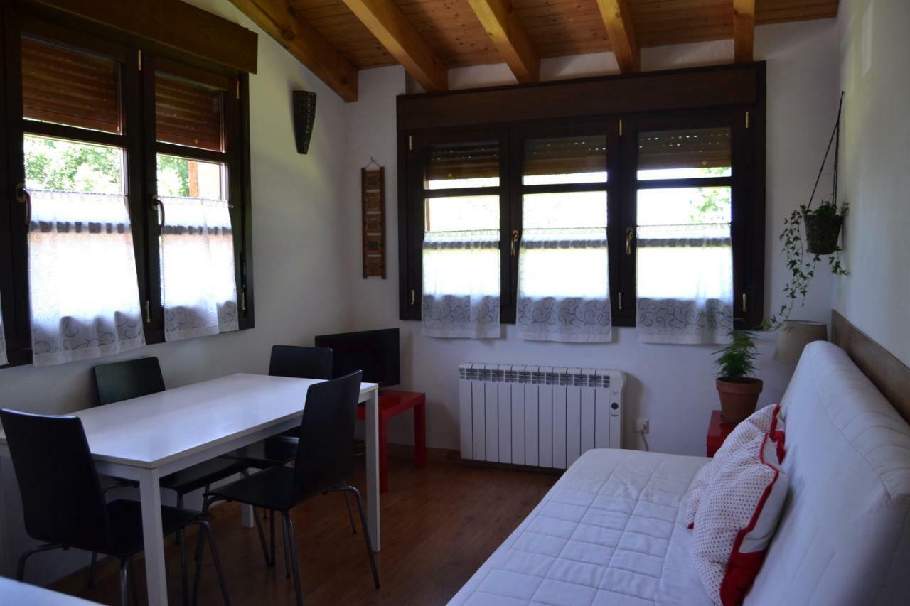 Apartamentos Rurales La Cirigueena Oles エクステリア 写真